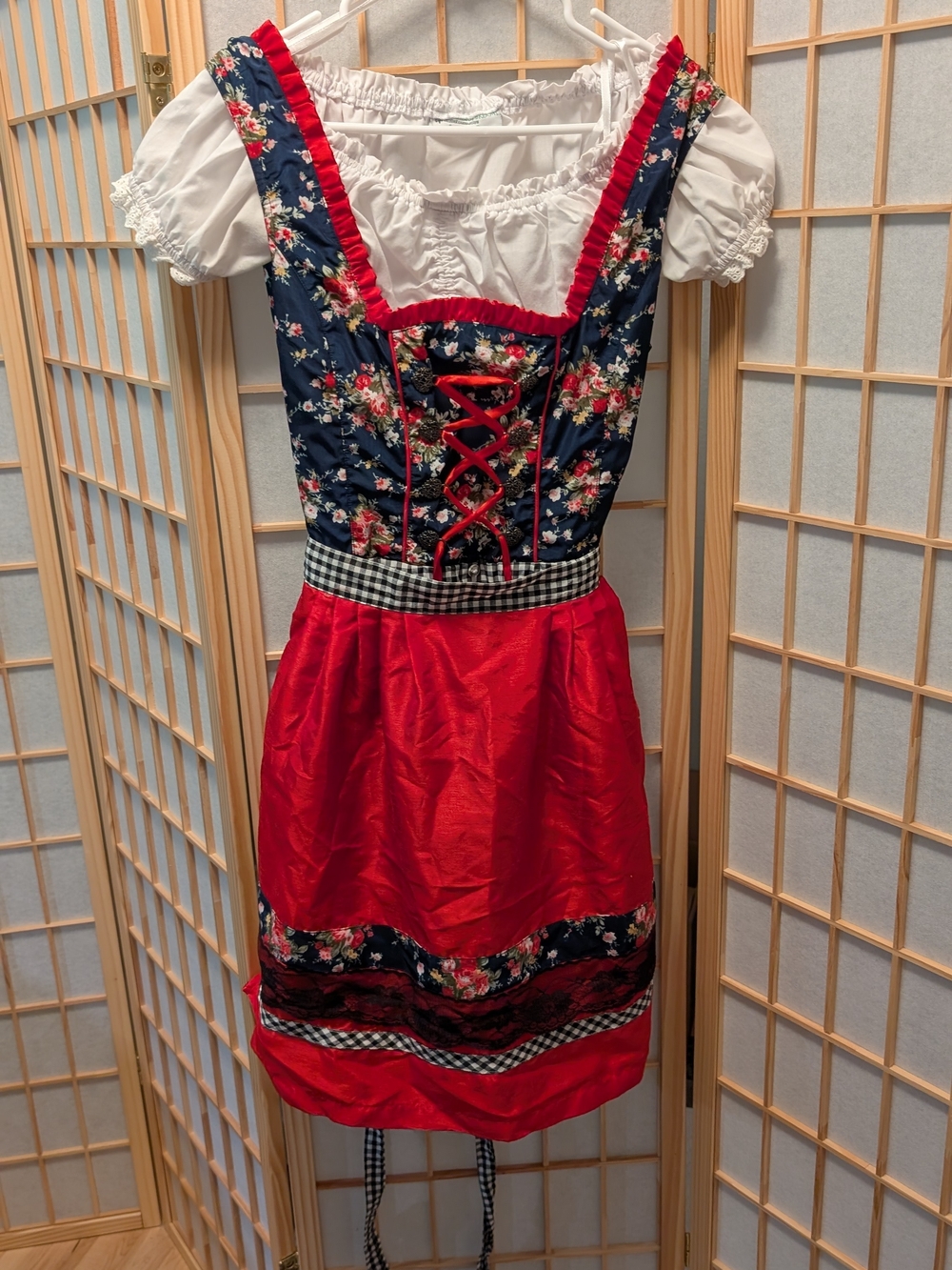 Landhaus Dreams Dirndl German Oktoberfest Dress Large